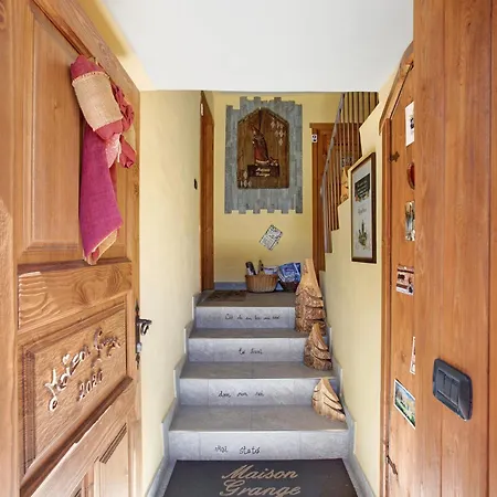 Maison Grange 1 *